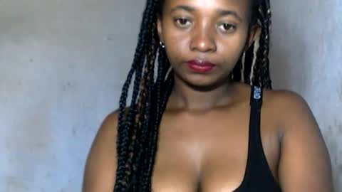 Snapshot of malinah01 chatting on 12-19-24, 09:40 malinah01 online show from 12-19-24, 09:40