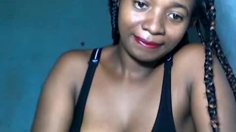 Snapshot of malinah01 chatting on 12-19-24, 04:24 malinah01 online show from 12-19-24, 04:24