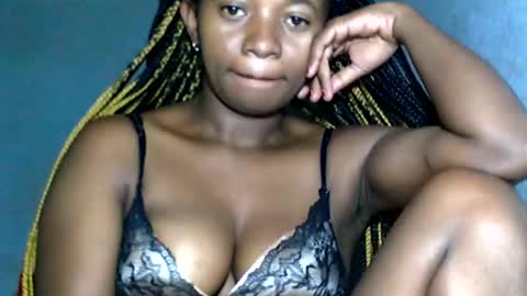 Snapshot of malinah01 chatting on 01-11-25, 12:22 malinah01 online show from 01-11-25, 12:22