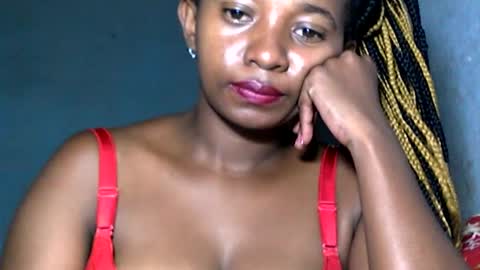 Snapshot of malinah01 chatting on 01-11-25, 05:18 malinah01 online show from 01-11-25, 05:18