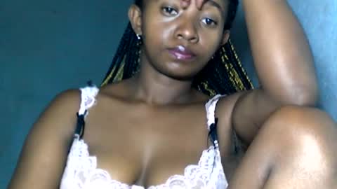 Snapshot of malinah01 chatting on 01-13-25, 03:58 malinah01 online show from 01-13-25, 03:58
