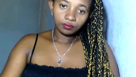 Snapshot of malinah01 chatting on 01-21-25, 01:00 malinah01 online show from 01-21-25, 01:00