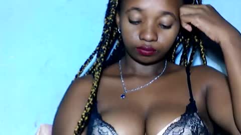 Snapshot of malinah01 chatting on 01-25-25, 02:37 malinah01 online show from 01-25-25, 02:37