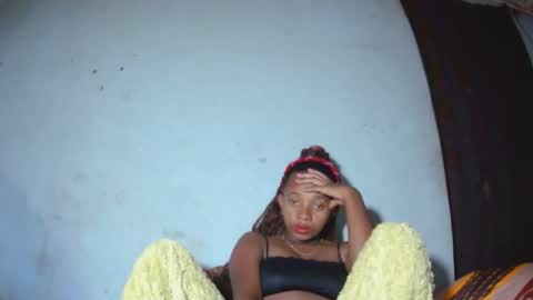 Snapshot of malinah01 chatting on 09-16-25, 10:00 malinah01 online show from 09-16-25, 10:00