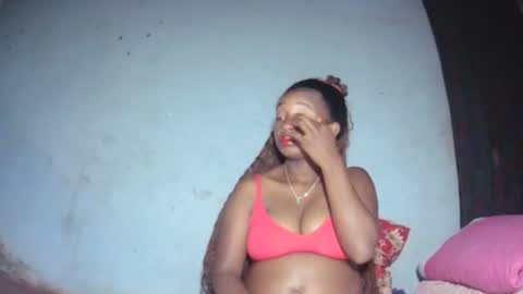 Snapshot of malinah01 chatting on 09-23-25, 05:21 malinah01 online show from 09-23-25, 05:21