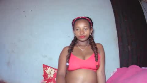 Snapshot of malinah01 chatting on 09-28-25, 09:47 malinah01 online show from 09-28-25, 09:47