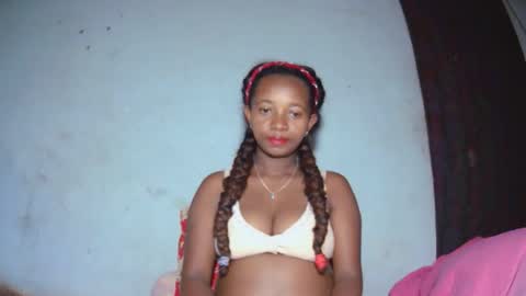 Snapshot of malinah01 chatting on 09-29-25, 04:17 malinah01 online show from 09-29-25, 04:17
