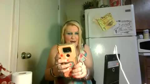 Snapshot of malinda702 chatting on 02-01-26, 04:33 malinda702 online show from 02-01-26, 04:33