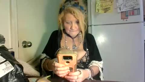 Snapshot of malinda702 chatting on 02-21-26, 12:22 malinda702 online show from 02-21-26, 12:22