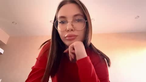 Phoebe online show from 05-26-26, 12:23