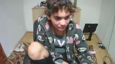 Snapshot of mallorymyersx chatting on 12-15-25, 08:02 mallorymyersx online show from 12-15-25, 08:02