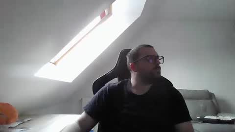 Snapshot of malou2927 chatting on 12-29-24, 10:34 breton online show from 12-29-24, 10:34