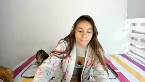 Snapshot of malucam_06 chatting on 11-09-25, 08:51 instagram nueela online show from 11-09-25, 08:51