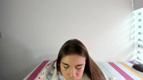 Snapshot of malucam_06 chatting on 11-25-25, 08:09 instagram nueela online show from 11-25-25, 08:09