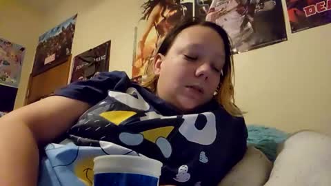 mama_1020 online show from 12-26-24, 07:56