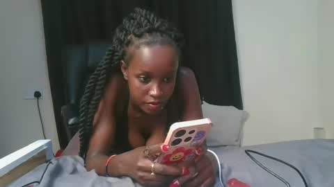 Snapshot of mamaapussy chatting on 03-12-25, 07:28 mamaa online show from 03-12-25, 07:28