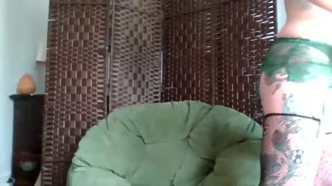 Snapshot of mamafoxxx911 chatting on 09-23-25, 08:12 mamafoxxx911 online show from 09-23-25, 08:12