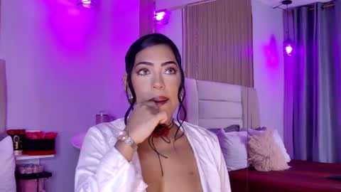 Snapshot of mami_natacha19x chatting on 06-23-26, 03:48 nati online show from 06-23-26, 03:48