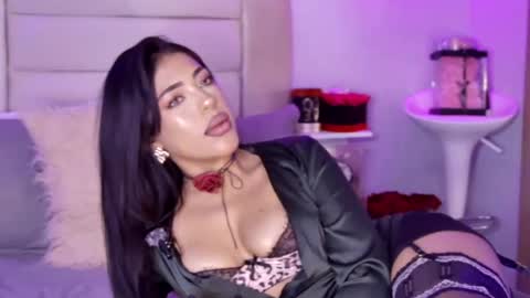 Snapshot of mami_natacha19x chatting on 07-17-26, 05:36 nati online show from 07-17-26, 05:36
