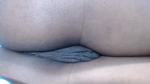 Snapshot of mamy02 chatting on 02-02-25, 11:51 cristal online show from 02-02-25, 11:51