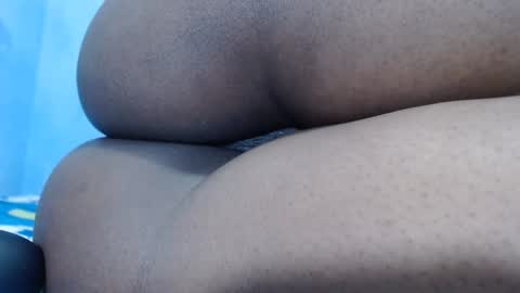 Snapshot of mamy02 chatting on 02-08-25, 11:22 cristal online show from 02-08-25, 11:22