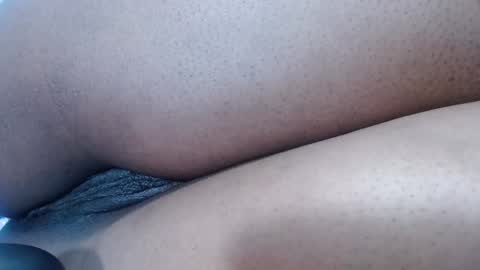 Snapshot of mamy02 chatting on 02-12-25, 05:47 cristal online show from 02-12-25, 05:47