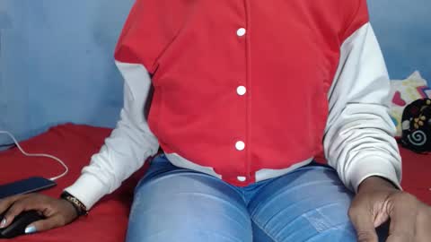 Snapshot of mamy02 chatting on 02-14-25, 10:28 cristal online show from 02-14-25, 10:28