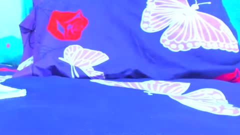 Snapshot of mamy02 chatting on 10-17-25, 09:45 cristal online show from 10-17-25, 09:45