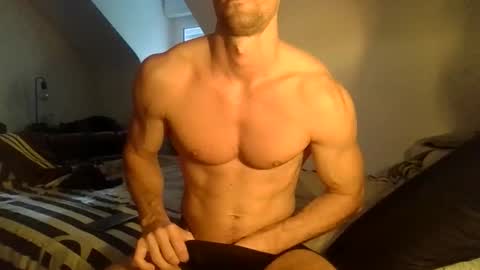 Snapshot of man_for_man69 chatting on 10-08-25, 08:01 man for man69 online show from 10-08-25, 08:01