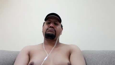 Snapshot of man_new chatting on 11-08-25, 10:26 Man new online show from 11-08-25, 10:26