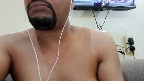 Snapshot of man_new chatting on 11-11-25, 12:38 Man new online show from 11-11-25, 12:38