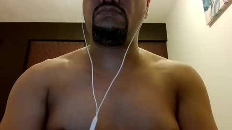 Snapshot of man_new chatting on 12-19-25, 03:13 Man new online show from 12-19-25, 03:13
