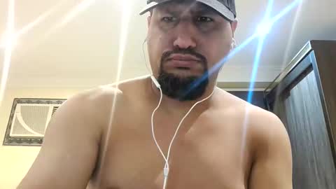 Snapshot of man_new chatting on 05-31-26, 01:47 Man new online show from 05-31-26, 01:47