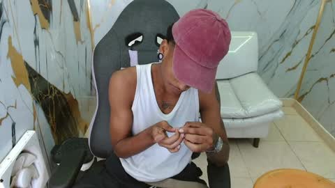 Snapshot of man_sant11 chatting on 04-06-26, 05:47 man_sant11 online show from 04-06-26, 05:47