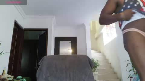 Snapshot of manblackbig45 chatting on 06-12-26, 12:59 manblackbig45 online show from 06-12-26, 12:59