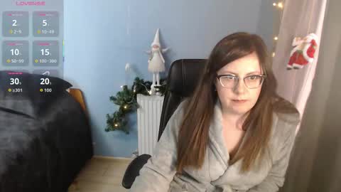 Snapshot of mandarinka28 chatting on 12-17-25, 11:38 mandarinka28 online show from 12-17-25, 11:38