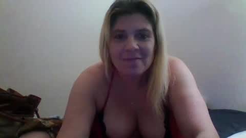 Snapshot of mandilube39 chatting on 12-21-24, 12:38 mindy22 online show from 12-21-24, 12:38
