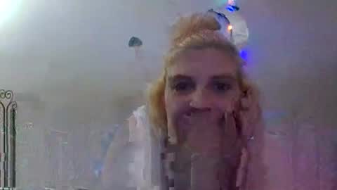 Snapshot of mandilube39 chatting on 01-27-25, 04:09 mindy22 online show from 01-27-25, 04:09