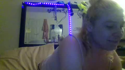 Snapshot of mandilube39 chatting on 02-16-25, 11:38 mindy22 online show from 02-16-25, 11:38