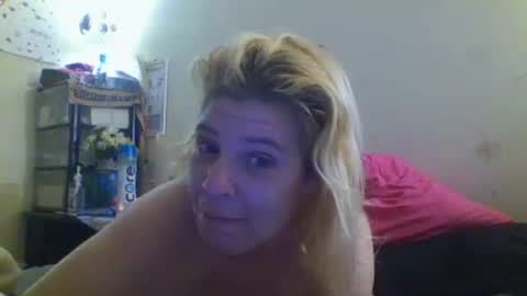 Snapshot of mandilube39 chatting on 03-09-25, 05:55 mindy22 online show from 03-09-25, 05:55