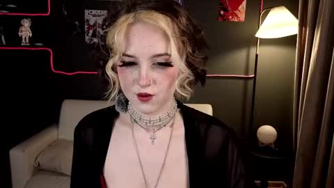 Luna online show from 04-14-26, 10:16