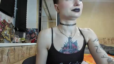 Mandy online show from 04-19-26, 04:39