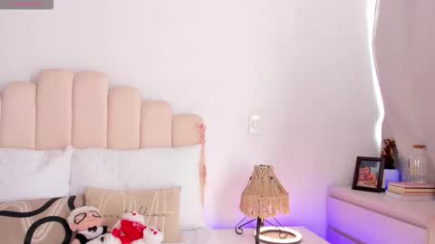   online show from 11-09-25, 02:04