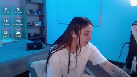 Snapshot of mangxx chatting on 09-22-25, 02:35 Danny online show from 09-22-25, 02:35
