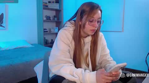 Snapshot of mangxx chatting on 10-06-25, 02:53 Danny online show from 10-06-25, 02:53