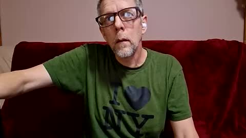 Dickinabox online show from 12-17-25, 01:44