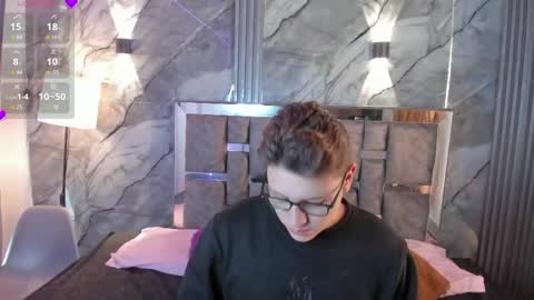 Snapshot of manson_and_zoe chatting on 05-07-26, 11:37 Manson and Zoe online show from 05-07-26, 11:37
