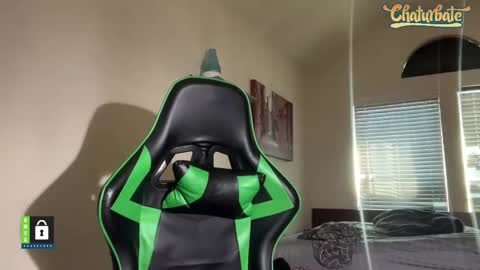 Snapshot of mantismillie chatting on 09-22-25, 06:54 mantismillie online show from 09-22-25, 06:54