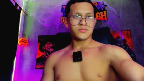 Manuel online show from 10-17-25, 01:42