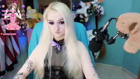 Snapshot of manuela_unicorn chatting on 02-24-25, 02:26 Manuela online show from 02-24-25, 02:26